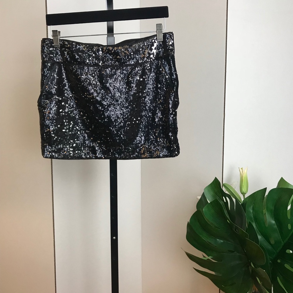 Forever 21 all black sequins mini skirt